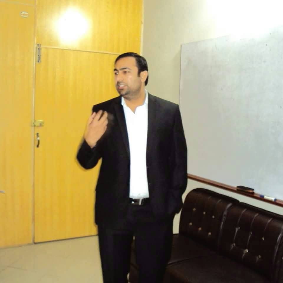Ansar Mahmood delivering HSE training